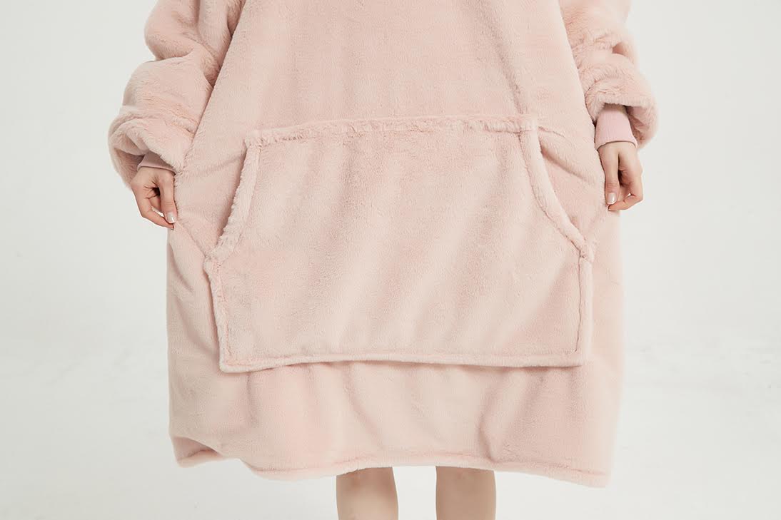 CozyNest Oversized Hoodie Blanket – Soft Light Pink | Ultra Cozy & Warm