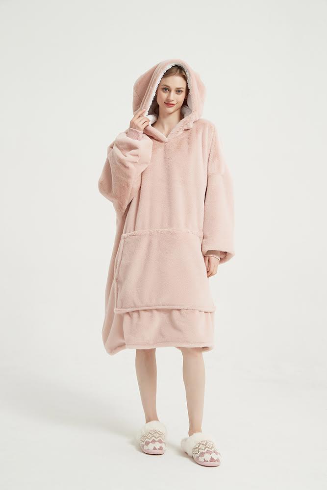 CozyNest Oversized Hoodie Blanket – Soft Light Pink | Ultra Cozy & Warm