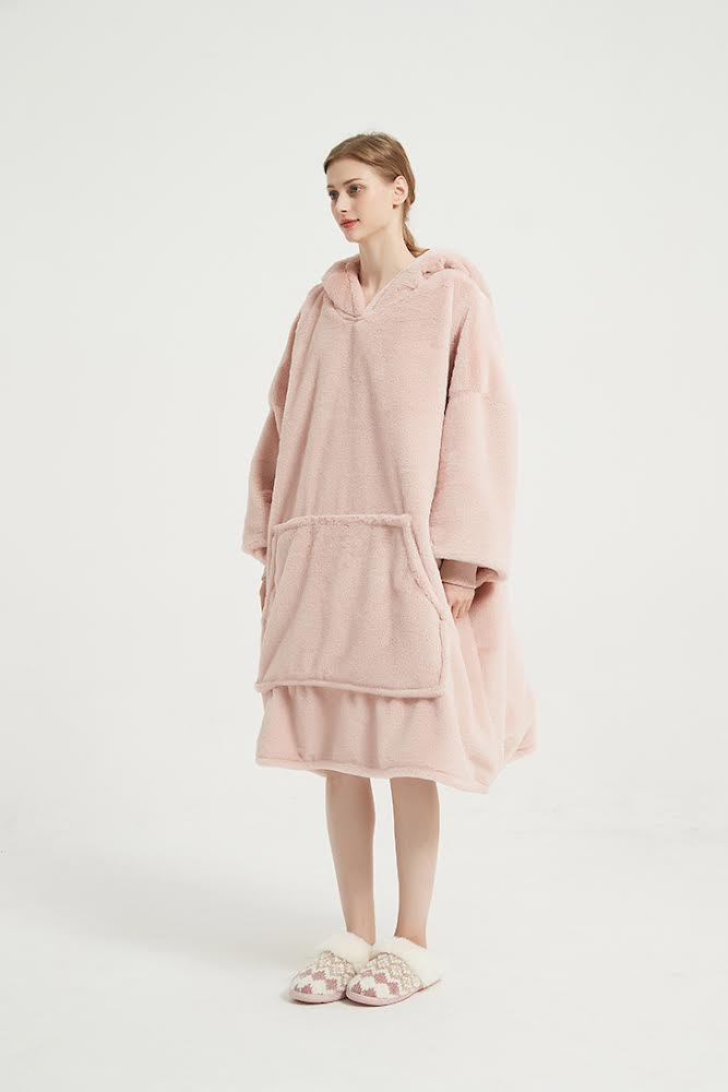 CozyNest Oversized Hoodie Blanket – Soft Light Pink | Ultra Cozy & Warm