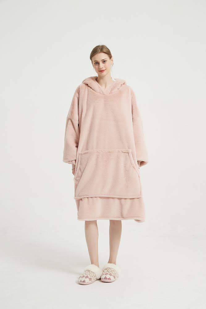 CozyNest Oversized Hoodie Blanket – Soft Light Pink | Ultra Cozy & Warm