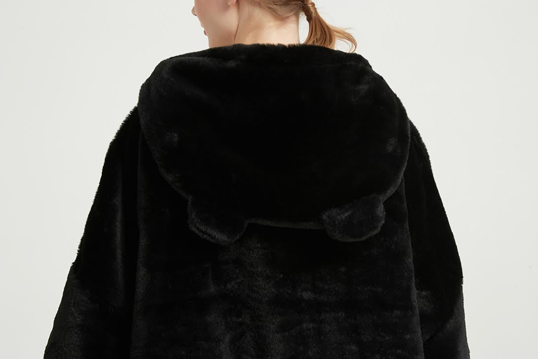 CozyNest Oversized Hoodie Blanket – Multiple Colours