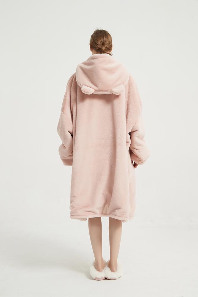 CozyNest Oversized Hoodie Blanket – Soft Light Pink | Ultra Cozy & Warm